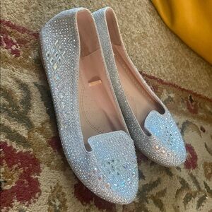 Link Silver Dress Shoes with Sparkling Embellishments